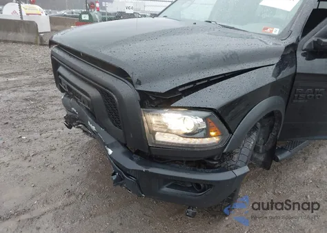 2020 Ram 1500 Classic Warlock 4X4 6'4 Box z USA, uszkodzony, nr VIN 1C6RR7GG7LS152818